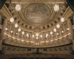 Vue intérieure : opéra royal : vue de la salle prise de la scène, plafond de Durameau, Gabriel Ange-Jacques
